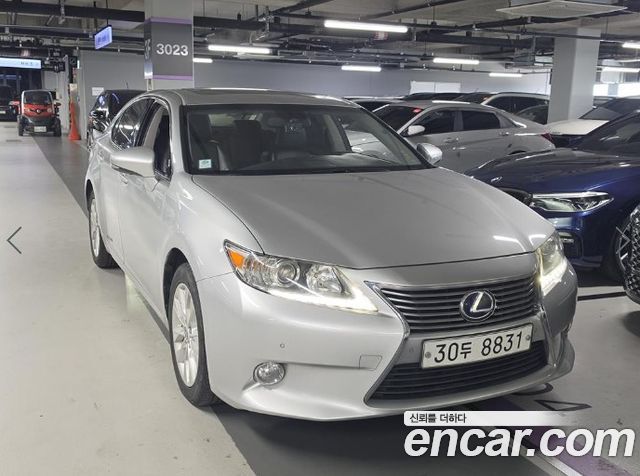 Lexus ES 2013 — photo 1