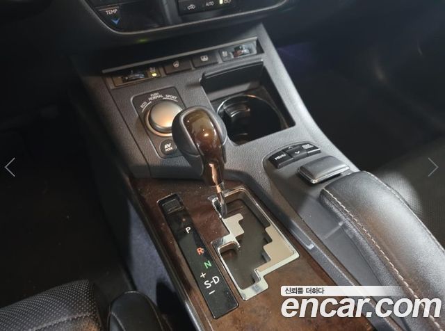 Lexus ES 2013 — photo 8