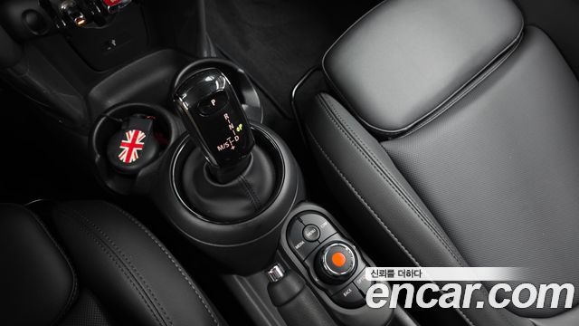 Mini Cooper 2020 — photo 12