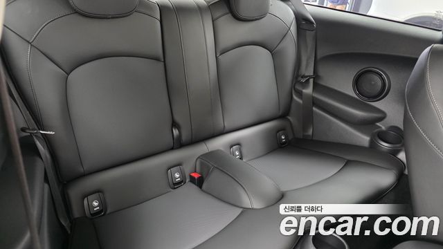 Mini Cooper 2020 — photo 17
