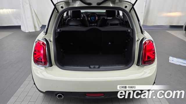 Mini Cooper 2020 — photo 26