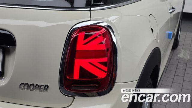 Mini Cooper 2020 — photo 9