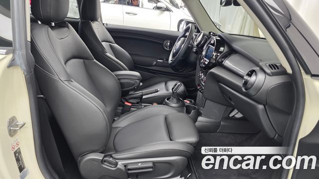 Mini Cooper 2020 — photo 16