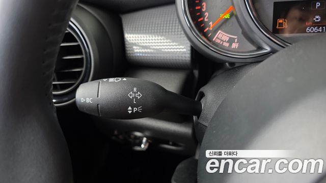 Mini Cooper 2020 — photo 28