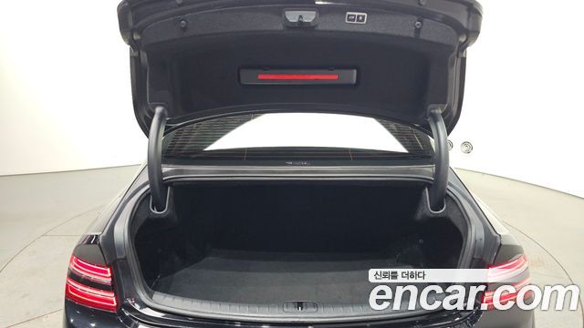 Genesis G80 2022 — photo 33