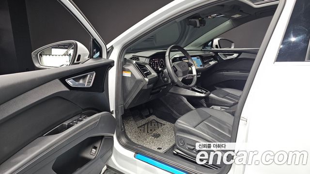 Audi Q4 e-tron 2022 — photo 13