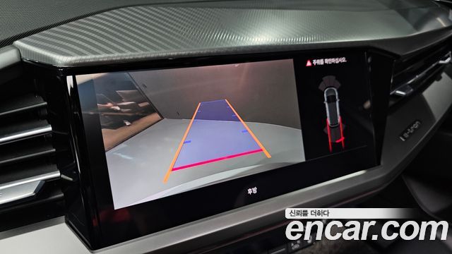 Audi Q4 e-tron 2022 — photo 21