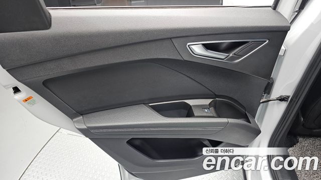 Audi Q4 e-tron 2022 — photo 15