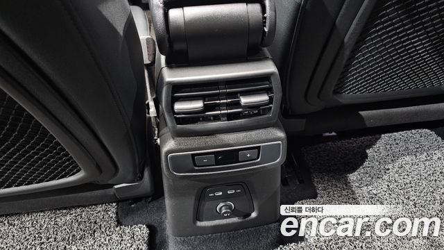 Audi Q4 e-tron 2022 — photo 34