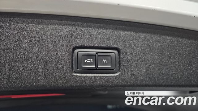 Audi Q4 e-tron 2022 — photo 36