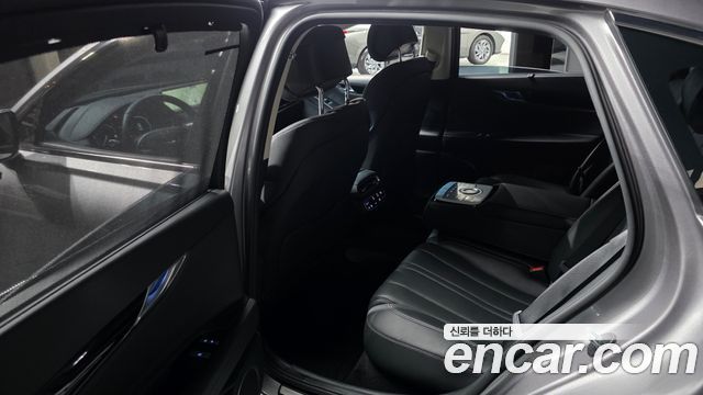 Genesis G80 2022 — photo 26