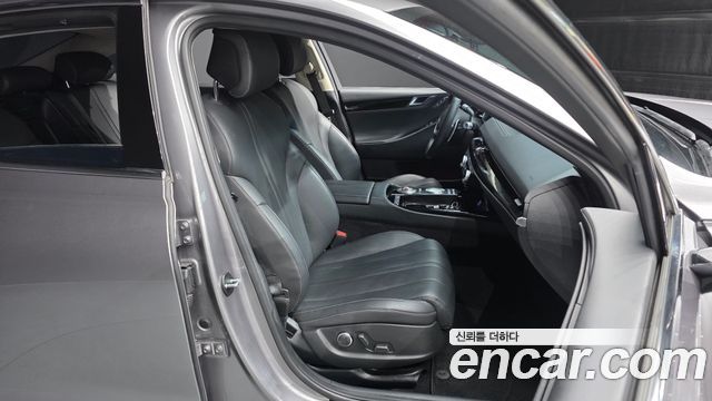 Genesis G80 2022 — photo 16