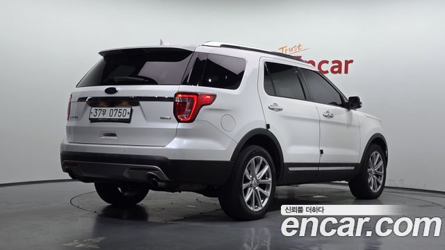 Ford Explorer 2016 — photo 2