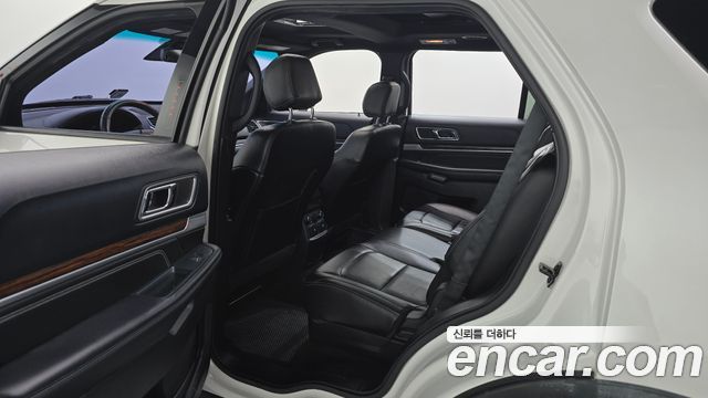 Ford Explorer 2016 — photo 12