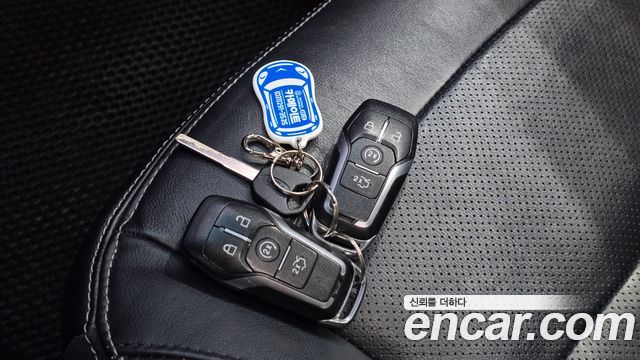 Ford Explorer 2016 — photo 18
