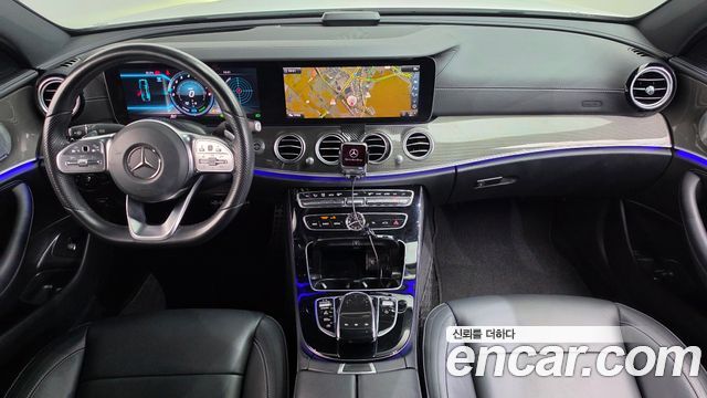 Mercedes-Benz E-Class 2019 — photo 10