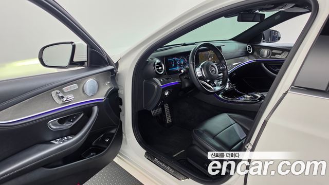 Mercedes-Benz E-Class 2019 — photo 13