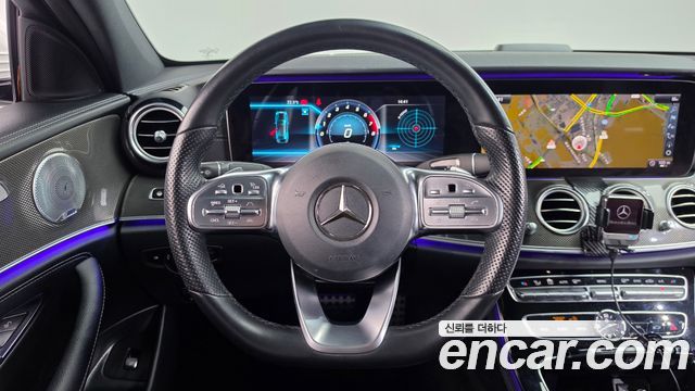 Mercedes-Benz E-Class 2019 — photo 19