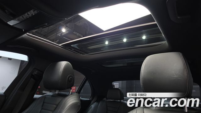 Mercedes-Benz E-Class 2019 — photo 21
