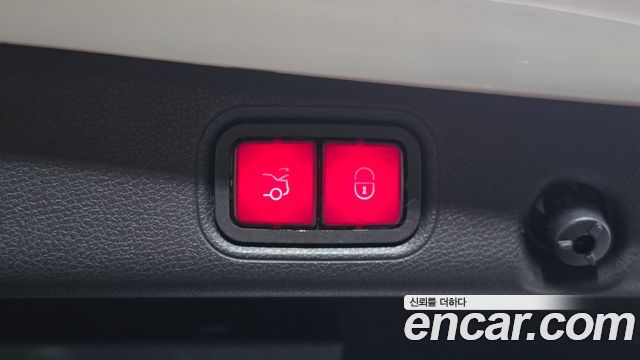 Mercedes-Benz E-Class 2019 — photo 22