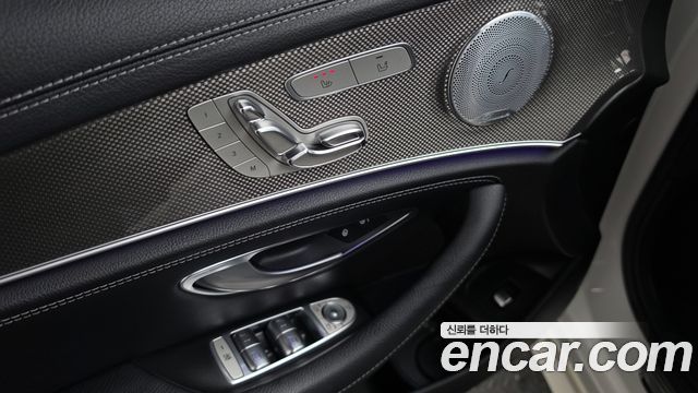 Mercedes-Benz E-Class 2019 — photo 24