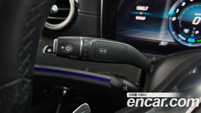 Mercedes-Benz E-Class 2019 — photo 28