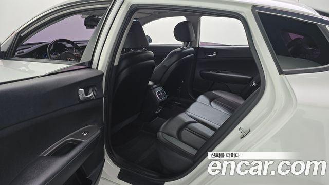 Kia K5 2018 — photo 12