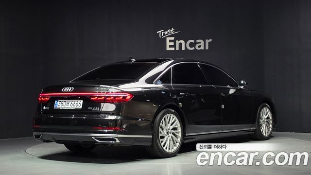 Audi A8 2021 — photo 2