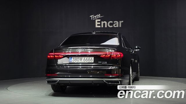 Audi A8 2021 — photo 4
