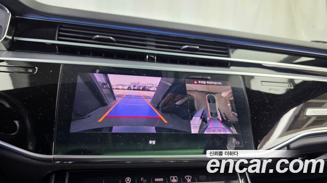 Audi A8 2021 — photo 21