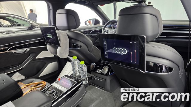 Audi A8 2021 — photo 23