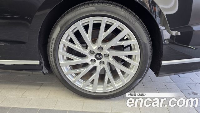 Audi A8 2021 — photo 7