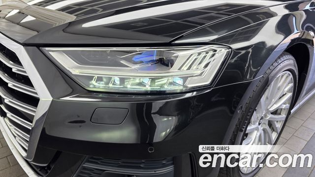 Audi A8 2021 — photo 8