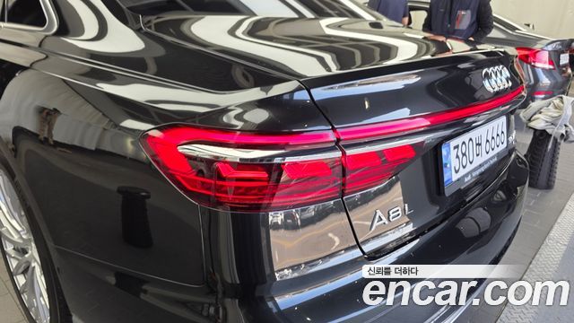 Audi A8 2021 — photo 9