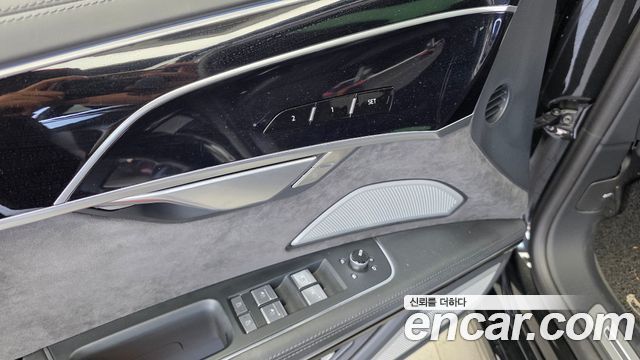 Audi A8 2021 — photo 29