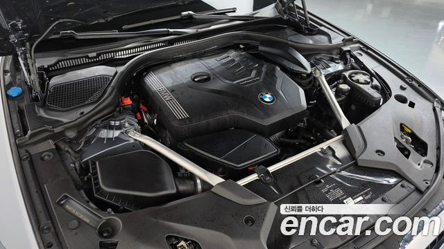 BMW 5-Series 2020 — photo 6