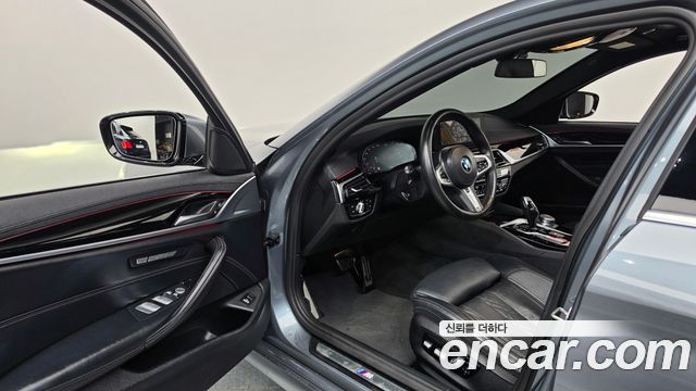 BMW 5-Series 2020 — photo 13
