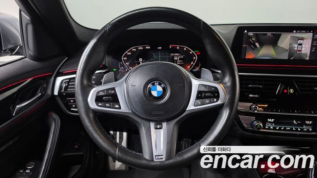 BMW 5-Series 2020 — photo 18
