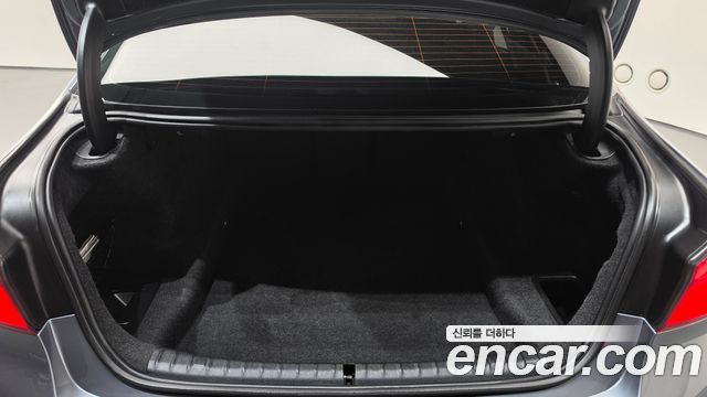 BMW 5-Series 2020 — photo 25