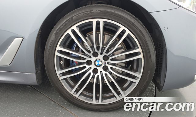 BMW 5-Series 2020 — photo 7