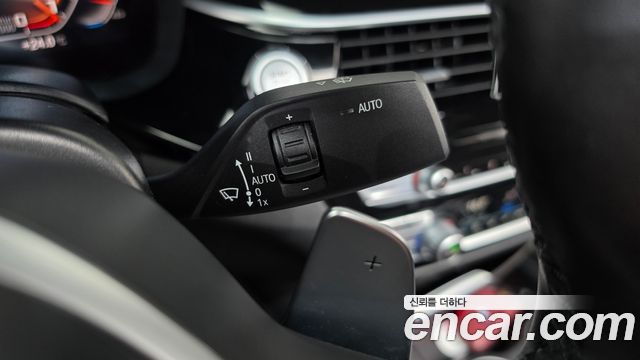 BMW 5-Series 2020 — photo 28