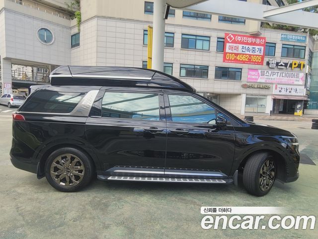 Kia Canival 2023 — photo 4