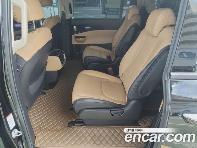 Kia Canival 2023 — photo 10