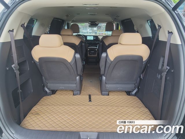 Kia Canival 2023 — photo 11