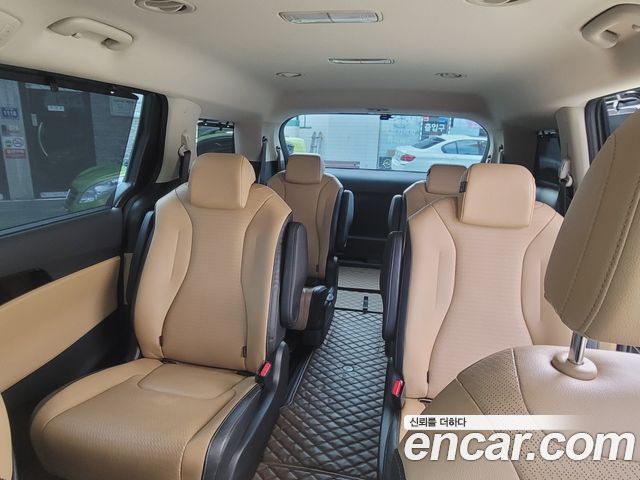 Kia Canival 2023 — photo 12