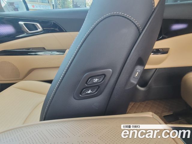 Kia Canival 2023 — photo 14