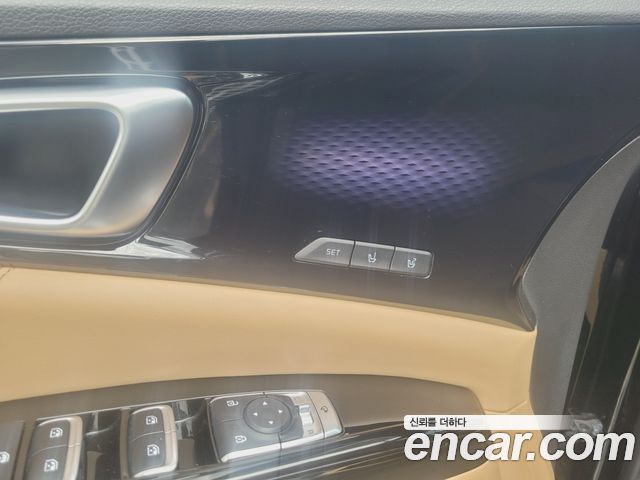Kia Canival 2023 — photo 17