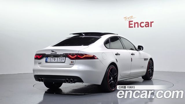 Jaguar XF 2017 — photo 2