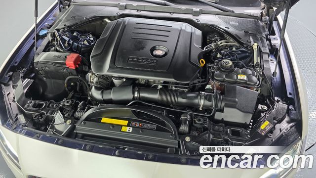Jaguar XF 2017 — photo 6