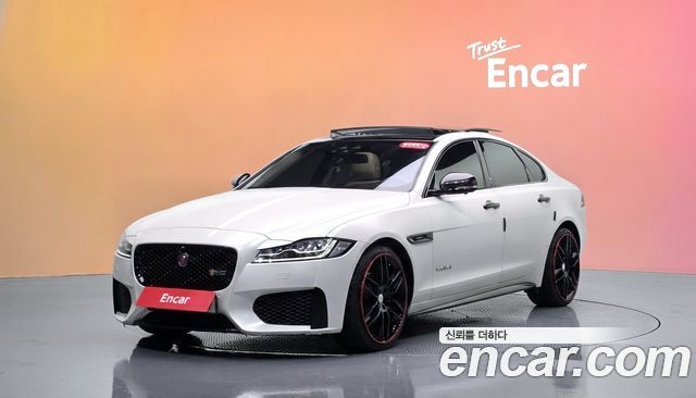Jaguar XF 2017 — photo 1